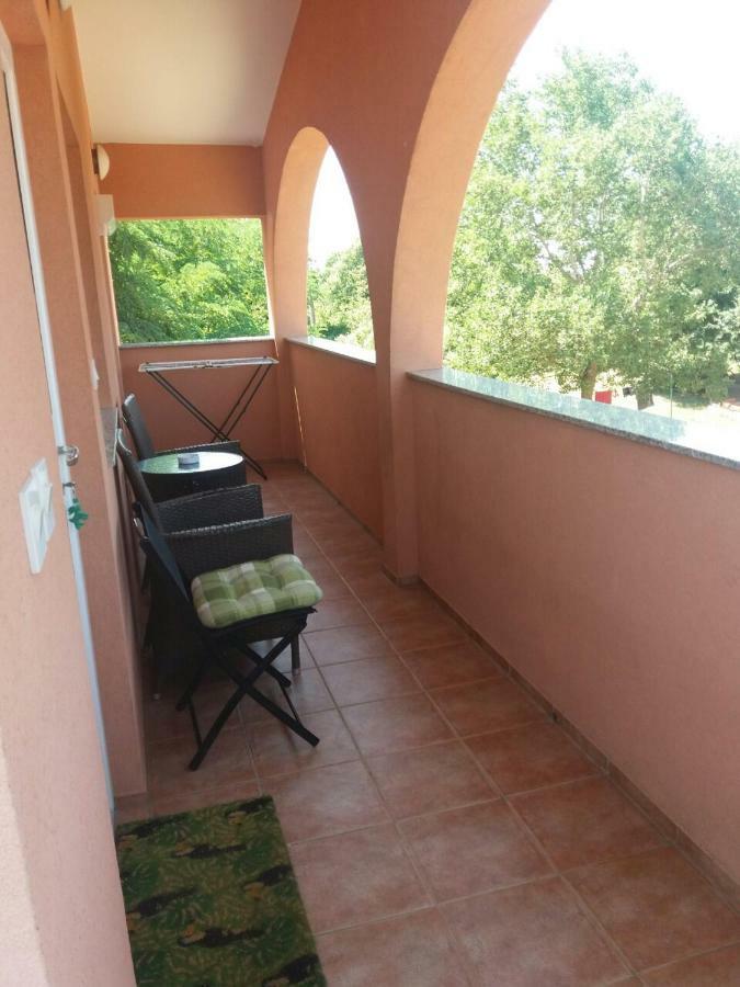 Apartments Ella Ližnjan Extérieur photo