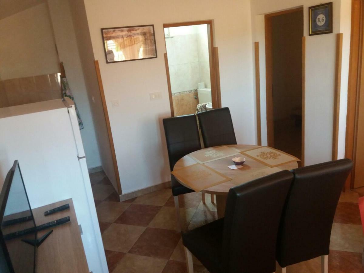 Apartments Ella Ližnjan Extérieur photo